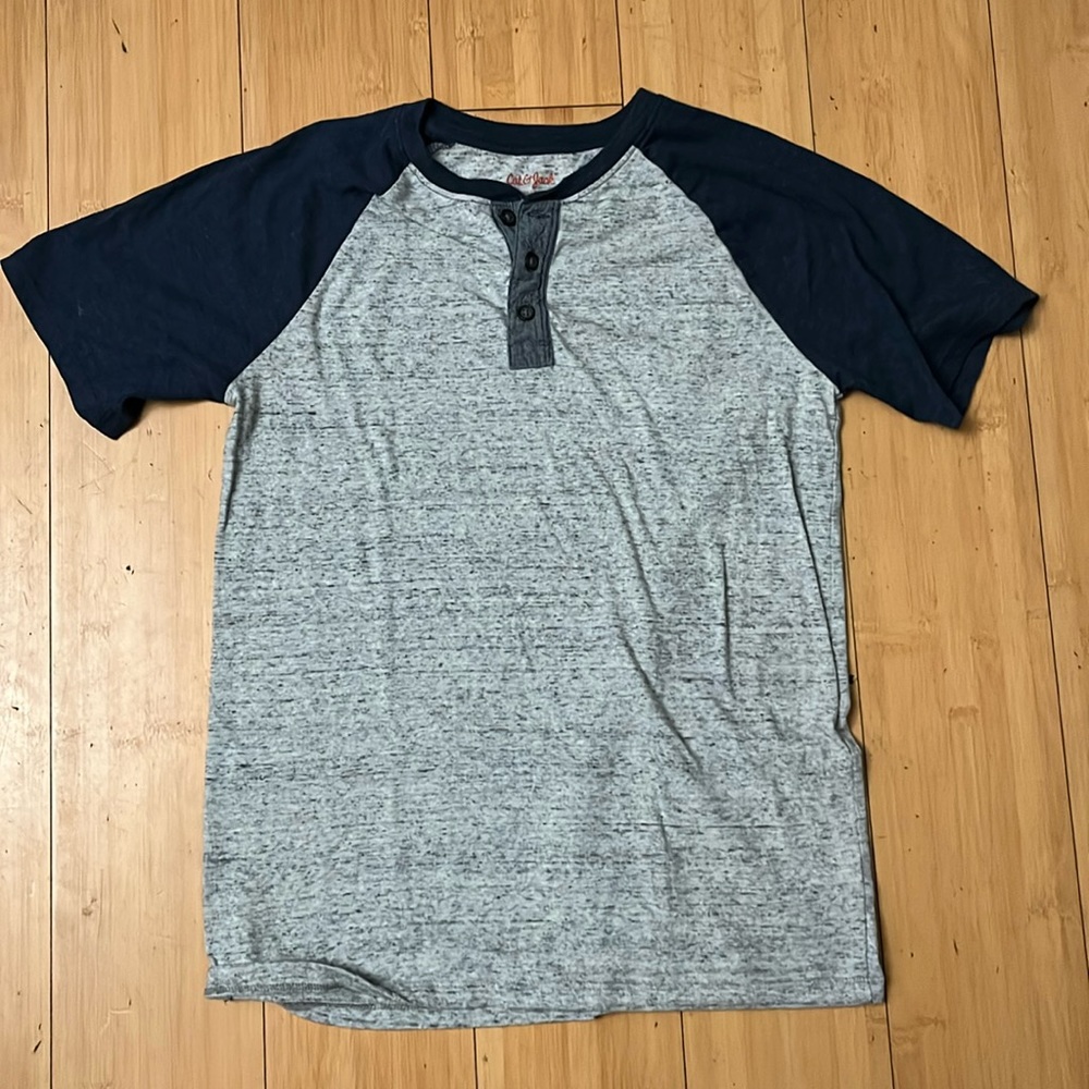 Cat & Jack button up T-Shirt for boys. XL (16)